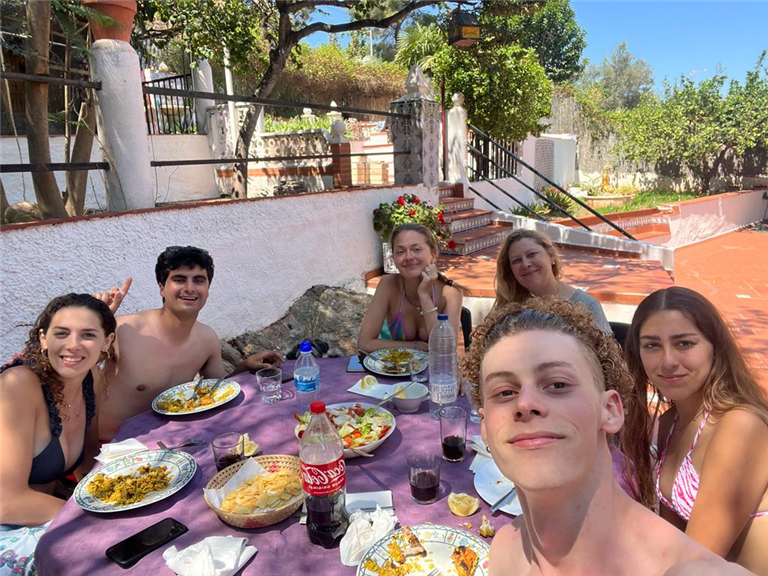 Mastering Spanish from afar: Ardi’s Remote Learning adventure in Valencia - for conquering the Siele Exam